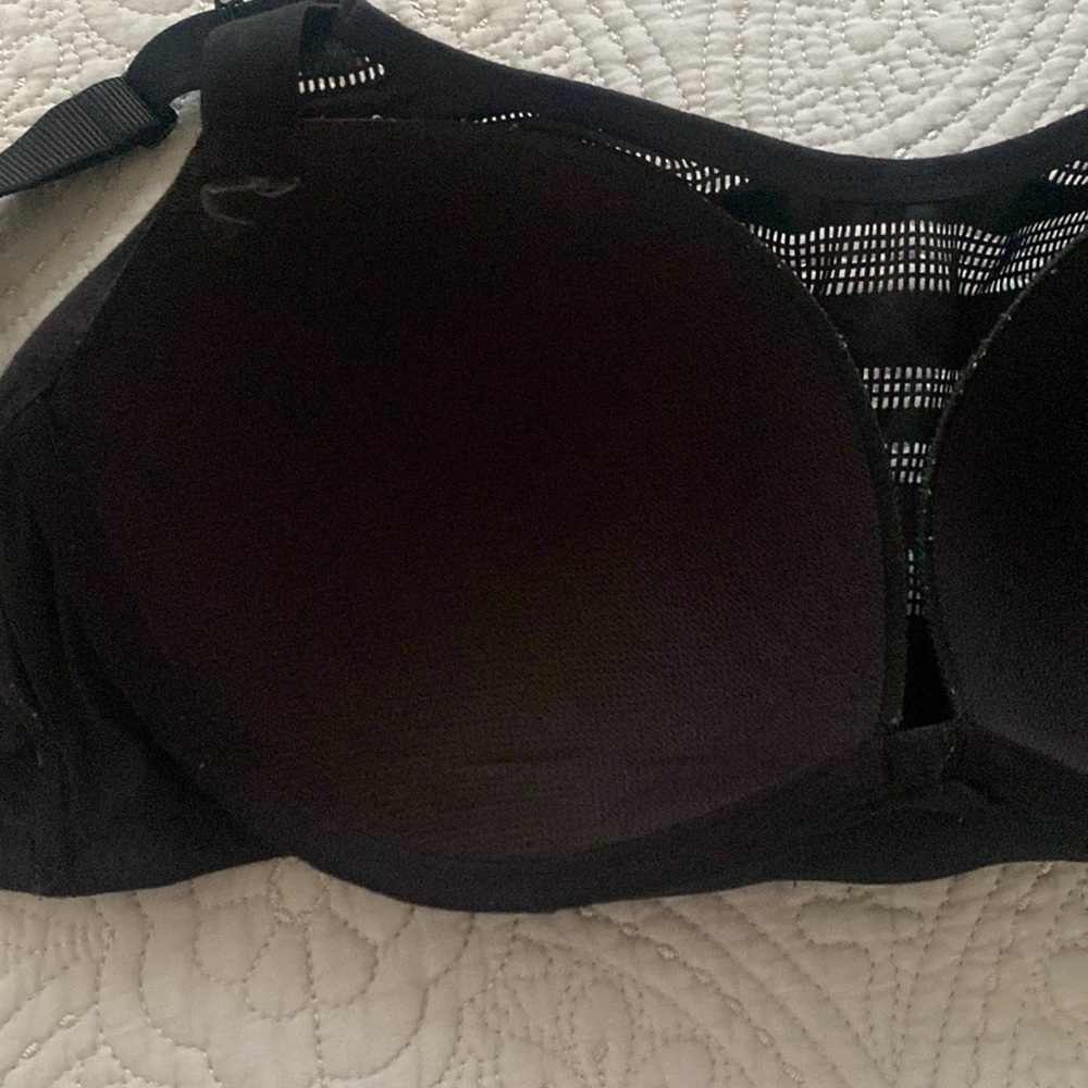 Le Mystere sports bra - Picture 7 of 13